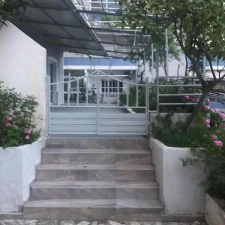 Apartament Roisin Sarandë Exterior foto